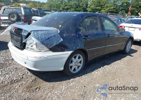 2004 Mercedes-Benz C 240 4Matic из США, поврежденный, VIN WDBRF81J54F494854